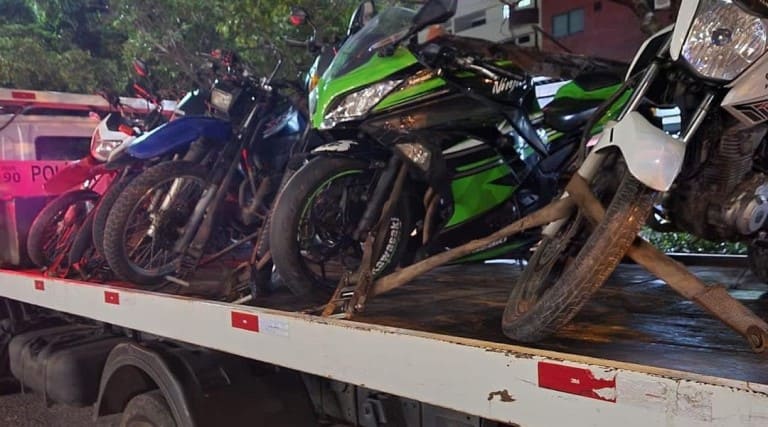 PM apreende 21 motos durante “rolezinho” e faz turma do barulho voltar a pé pra casa 1 pm apreende 21 motos durante rolezinho e faz turma do barulho voltar a pe pra casa