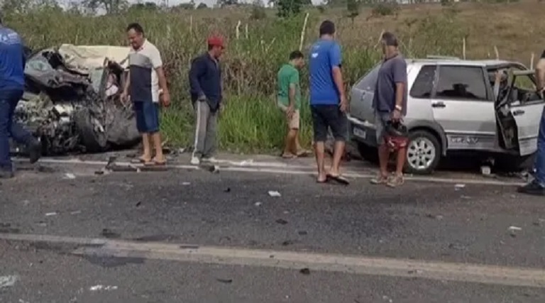 Pastor evangélico morre e quatro ficam feridos em acidente de carro 1 pastor evangelico morre e quatro ficam feridos em acidente de carro