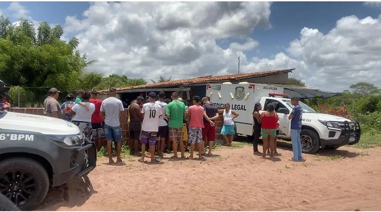 Homem mata mulher com machado e se suicida em seguida 1 homem mata mulher com machado e se suicida em seguida