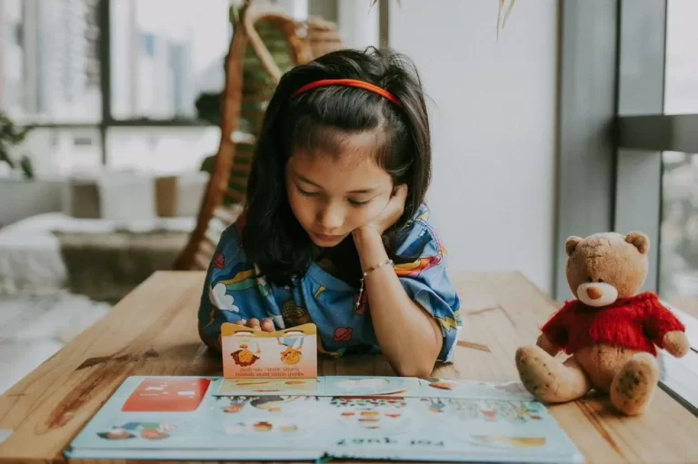 Quem é a nova prodígio brasileira de apenas 6 anos, com um QI de 140 pontos