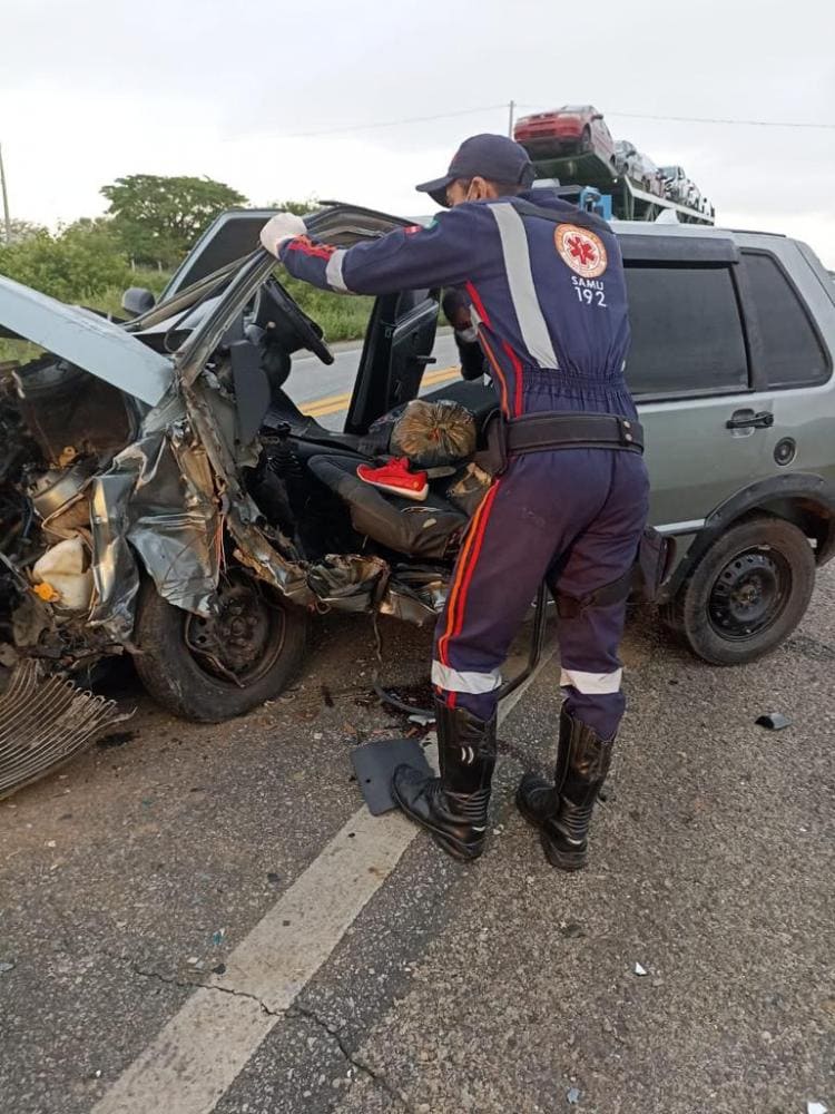 Fotos: Duas pessoas morrem em acidente automobilístico na BR-230 7 69cc8e6e32cb2fe3ae18b14df799fef8