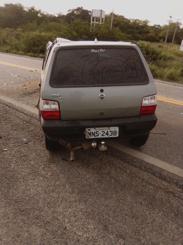 Fotos: Duas pessoas morrem em acidente automobilístico na BR-230 4 7bcd4d4db651d43ffaa3cc7b77ae4424e381e724