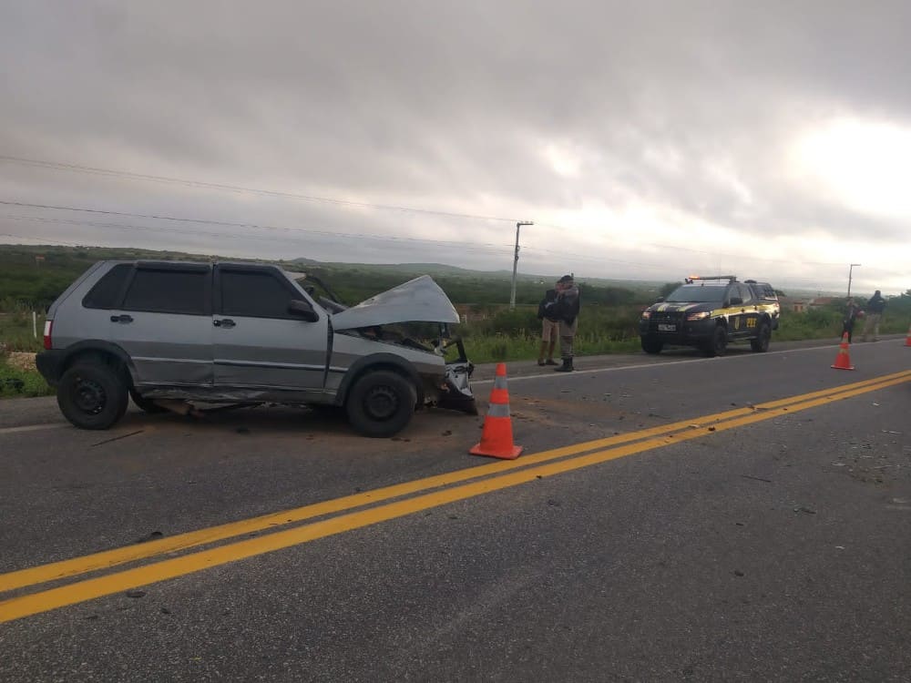 Fotos: Duas pessoas morrem em acidente automobilístico na BR-230 6 8b563fad2cca6d3871c375c9118d916cfbfc7852