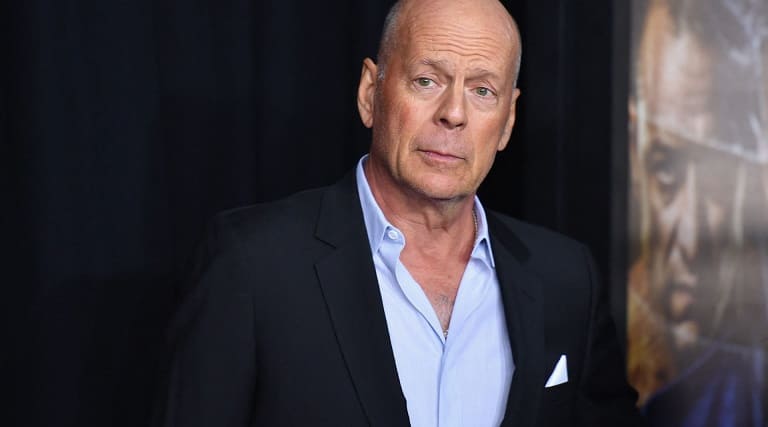 bruce-willis-esta-agressivo-e-nao-reconhece-a-mae-diz-prima-sobre-saude-do-ator
