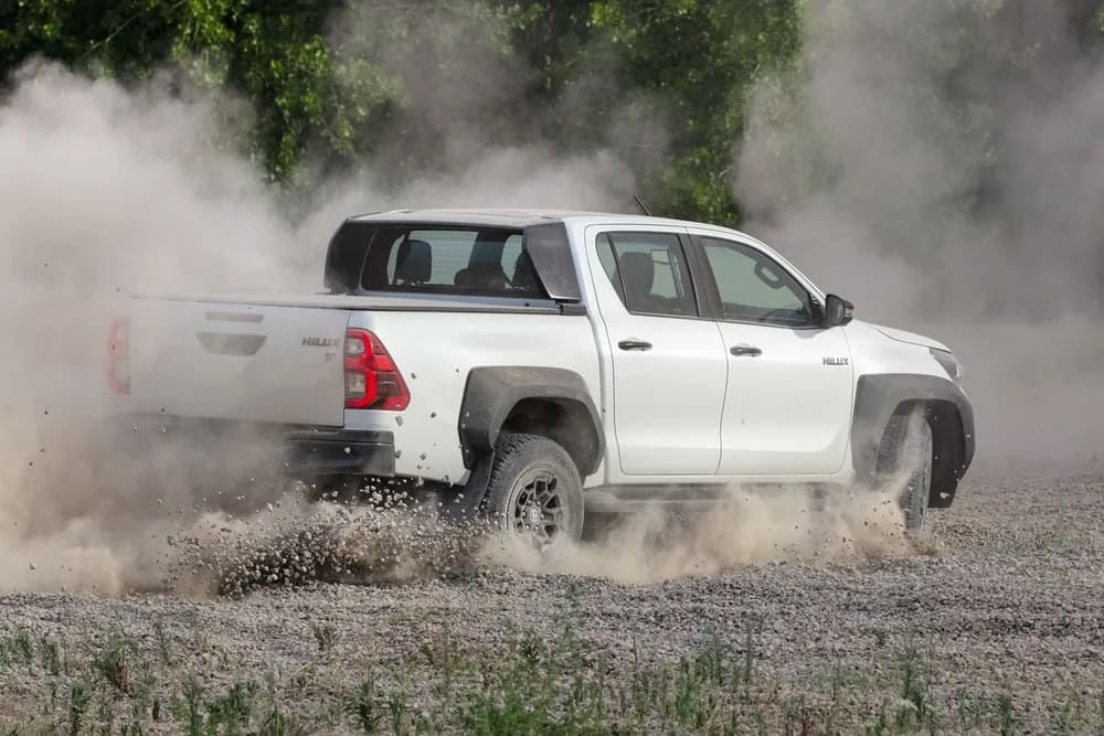 Toyota Hilux GR-Sport 2023 fica mais invocada, robusta e cara 3 hilux gr sport 02