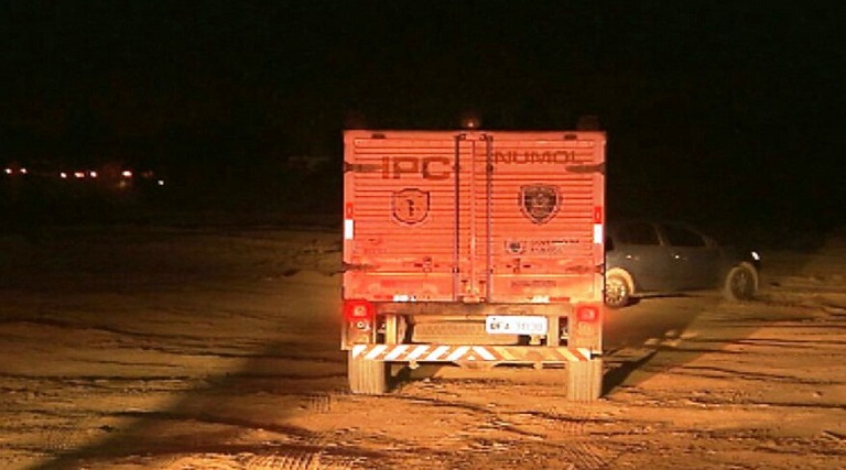 Pai e dois filhos são assassinados a tiros dentro de casa, em assentamento na Paraíba 1 pai e dois filhos sao assassinados a tiros dentro de casa em assentamento na paraiba