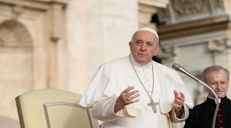 papa francisco diz que celibato pode ser revisto pela igreja catolica nao ha contradicao para um padre poder se casar