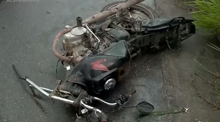 Motociclista morre ao ser atingido por carro 1 motociclista morre ao ser atingido por carro