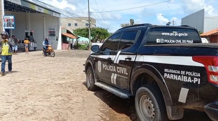 Vídeo: Mulher é morta com três tiros em posto de combustível no Litoral do Piauí; ex-companheiro é suspeito do crime 1 video mulher e morta com tres tiros em posto de combustivel no litoral do piaui ex companheiro e suspeito do crime
