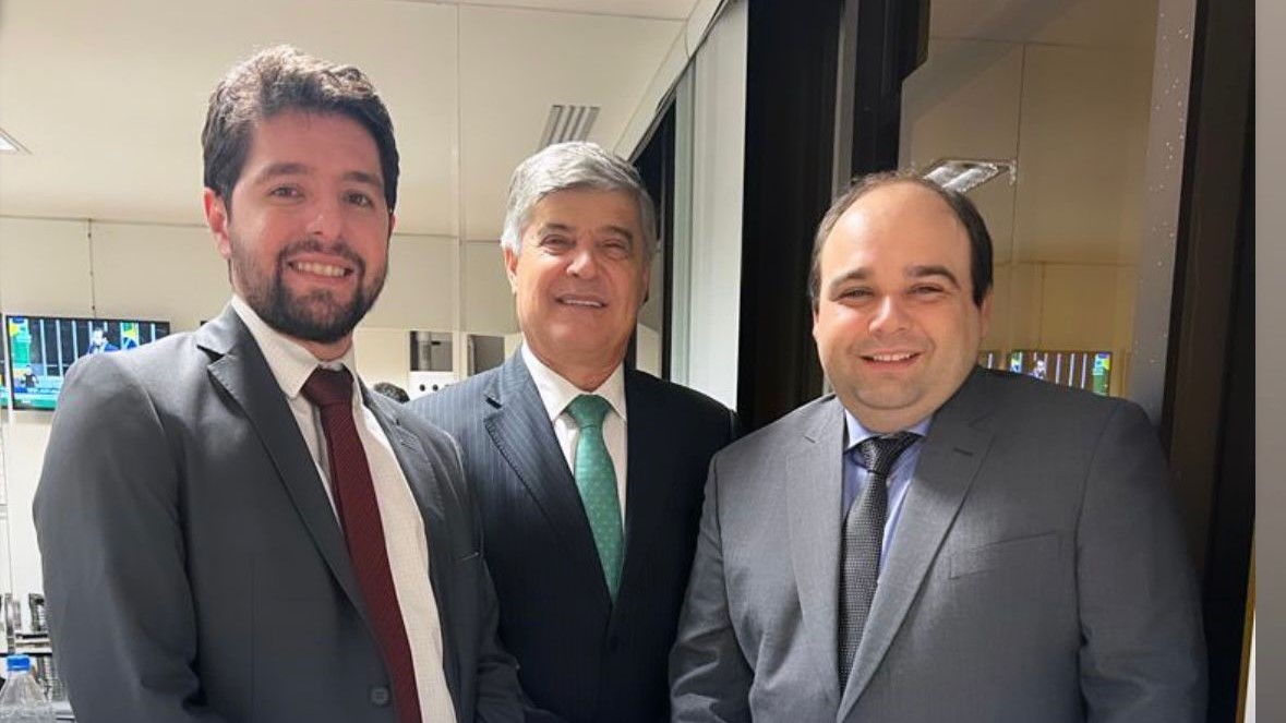 prefeito-de-uirauna-busca-incentivos-financeiros-e-parcerias-em-viagem-a-brasilia