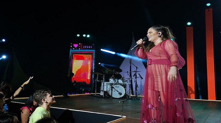 bizay-a-nova-voz-feminina-do-sertanejo-realiza-sonho-em-petrolina