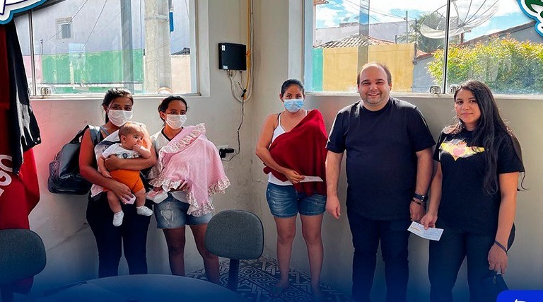 prefeitura municipal de uirauna realiza entrega dos cheques do programa bolsa maternidade