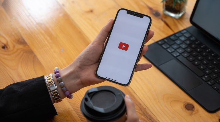 youtube melhora requisitos para criadores ganharem dinheiro