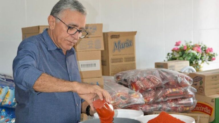 Prefeitura de Poço Dantas inova e produz o seu próprio colorau para a montagem de cestas básicas e merenda escolar