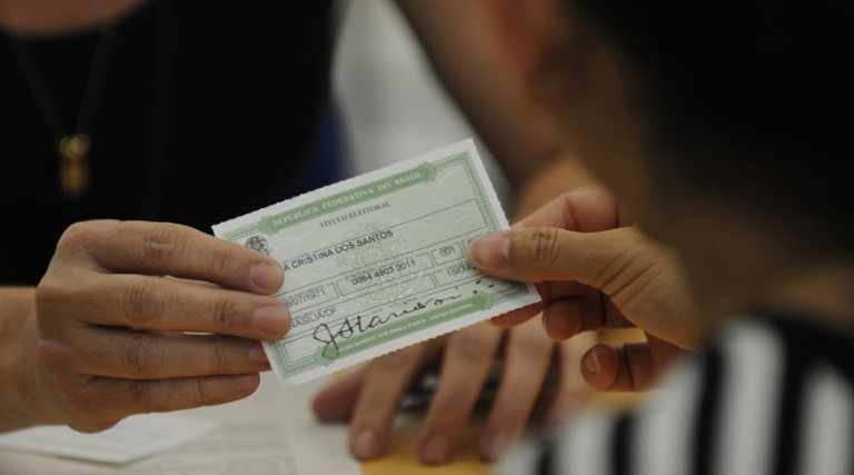 TRE antecipa convocação a eleitores para regularizar ou tirar 1ª via do título e evitar tumultos na reta final 1 tre antecipa convocacao a eleitores para regularizar ou tirar 1 via do titulo e evitar tumultos na reta final