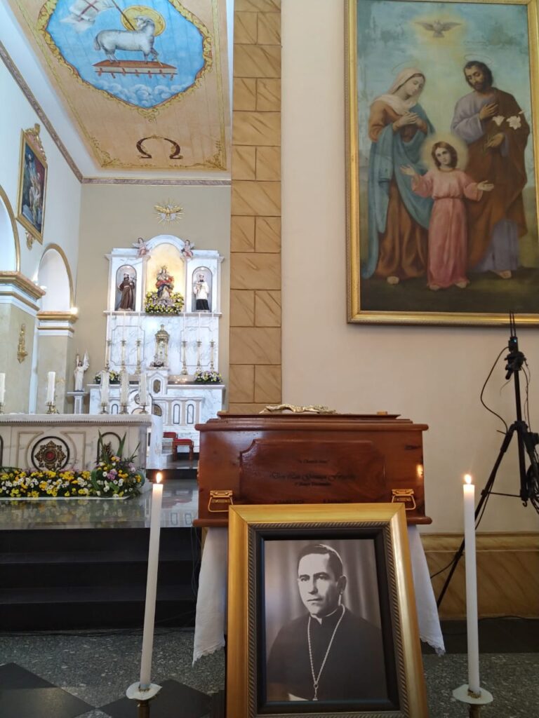 Igreja Catedral de Campina Grande recebe restos mortais de Dom Luis Gonzaga Fernandes e Dom Manoel Pereira da Costa 2 1 2