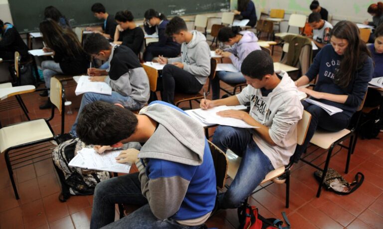 Enem 2023: cursinho gratuito abre inscrições para intensivo online