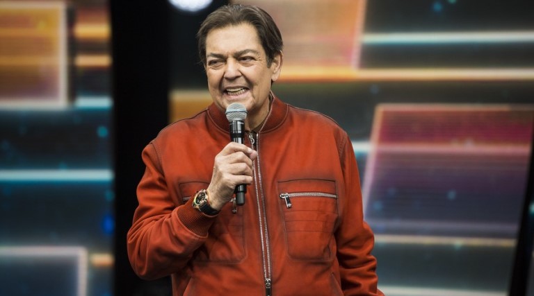 faustao-apresentador-respira-sem-a-ajuda-de-aparelhos-diz-boletim-medico