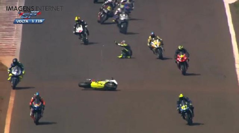 video-pilotos-morrem-apos-sofrerem-acidente-durante-competicao-no-brasil