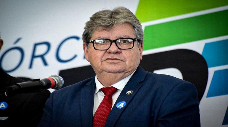 joao-azevedo-confirma-que-paraiba-tera-concurso-com-2-mil-vagas-para-a-educacao