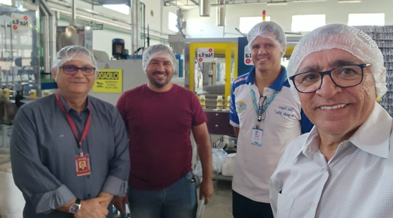 prefeitura de poco dantas firma parceria com a empresa isis visando a comercializacao do leite dos pecuaristas do municipio