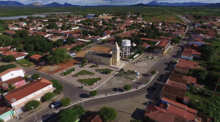 Motorista é afastado após levar cachorro em veículo para locomoção de pacientes 1 motorista e afastado apos levar cachorro em veiculo para locomocao de pacientes