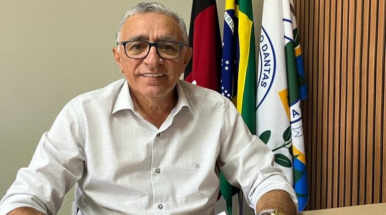 prefeito itamar fecha acordo com a caixa para pagar divida de 251 mil reais deixada pela gestao do ex prefeito dede candido