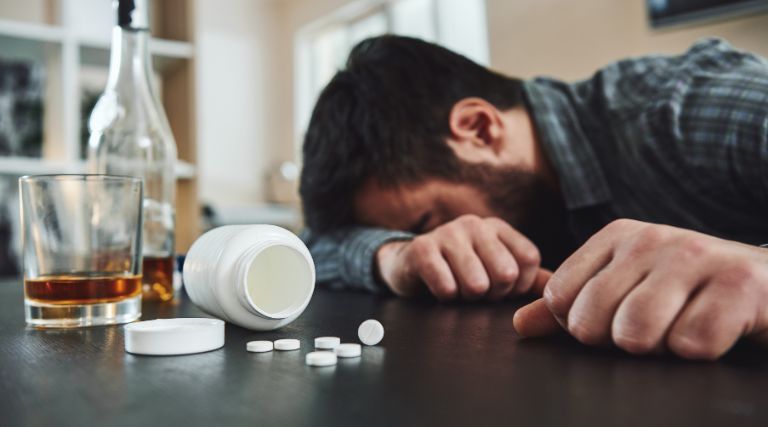 burnout abuso de drogas e tentativa de suicidio entram em lista de doencas relacionadas ao trabalho