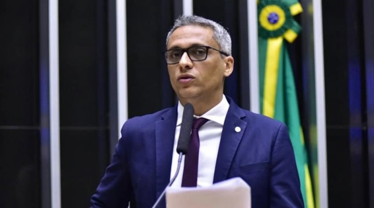 Deputado diz que vai punir a filha se ela for bem no Enem 1 deputado diz que vai punir a filha se ela for bem no enem