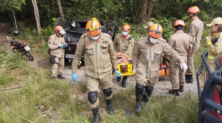 Idoso sobrevive a capotamento grave na BR-230 1 Idoso sobrevive a capotamento grave na BR 230