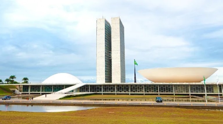 camara aprova auxilio a alunos carentes do ensino medio