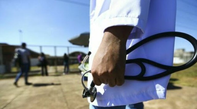 Piso da enfermagem: impasse sobre o salário da categoria pode chegar ao fim 1 piso da enfermagem impasse sobre o salario da categoria pode chegar ao fim