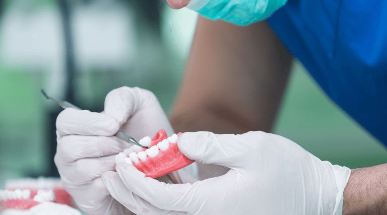 Secretaria de Saúde de Triunfo-PB oferece prótese dentária para cuidado bucal