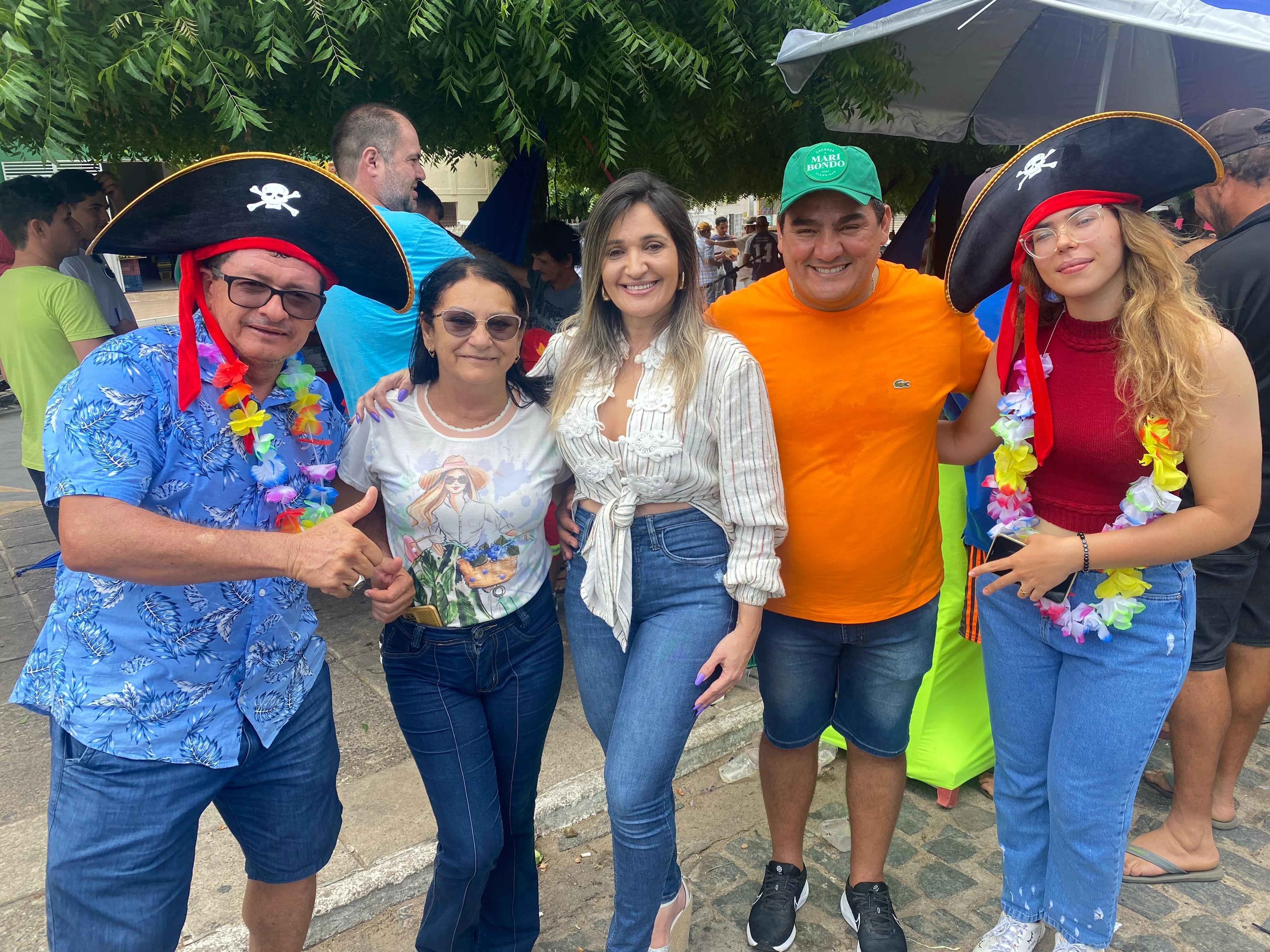 Carnaval em Marizópolis: Festa popular agita a praça da cidade 6 image 1 compressed