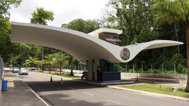 Técnicos Administrativos iniciam greve na UFPB