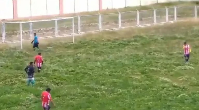 Vídeo: Campo Impraticável na tradicional copa Peru 1 Vídeo: Campo Impraticável na tradicional copa Peru