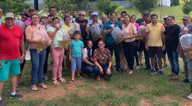 Colônia de pescadores de Uiraúna visita psicultura em Itaporanga