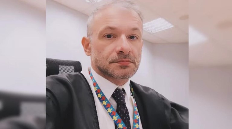 Juiz Revela ser autista aos 47 e inspira mudanças 1 Juiz Revela ser autista aos 47 e inspira mudanças