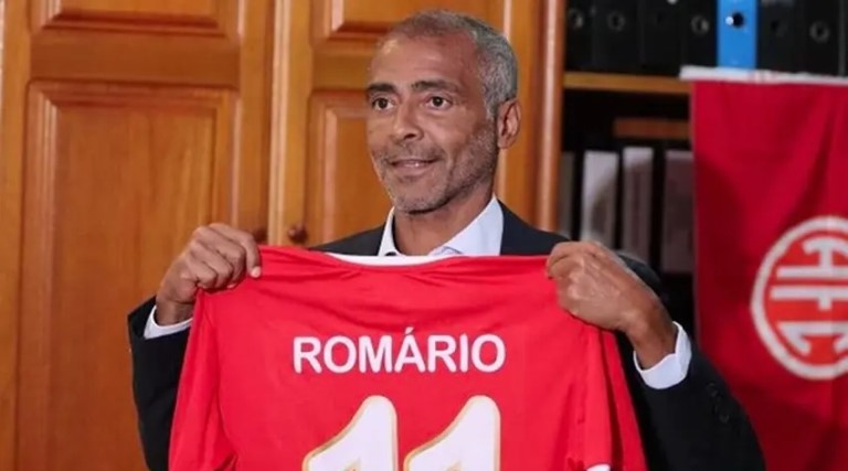 Romário retorna aos gramados pelo América-RJ aos 58 anos