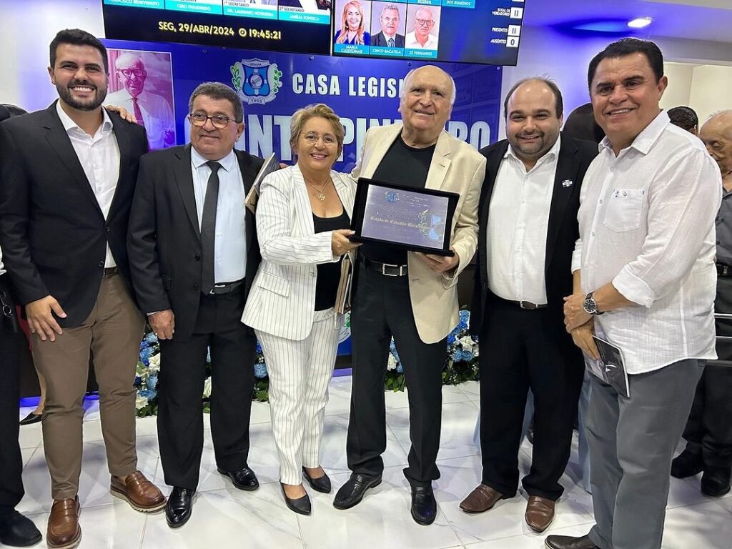 Sessão solene em Uiraúna celebra novos cidadãos honorários 8 Snapinsta.app 439848702 18065961601518068 5373625949761514010 n 1080