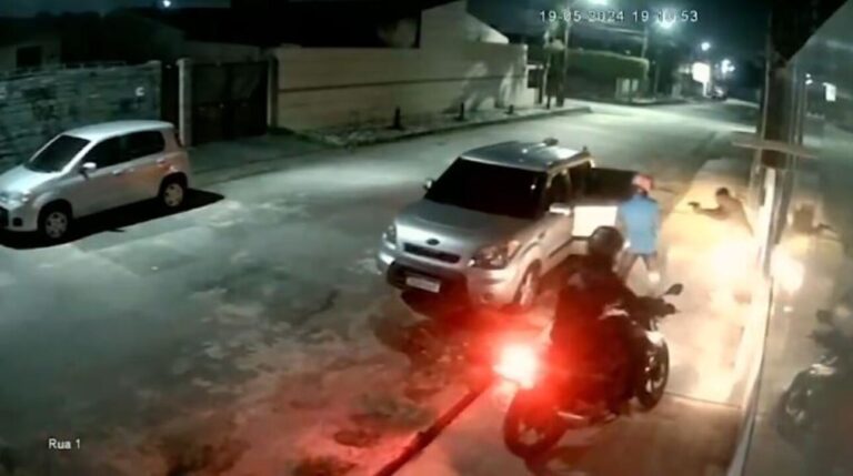 Vídeo: Policial reage a assalto e três são baleados em Fortaleza