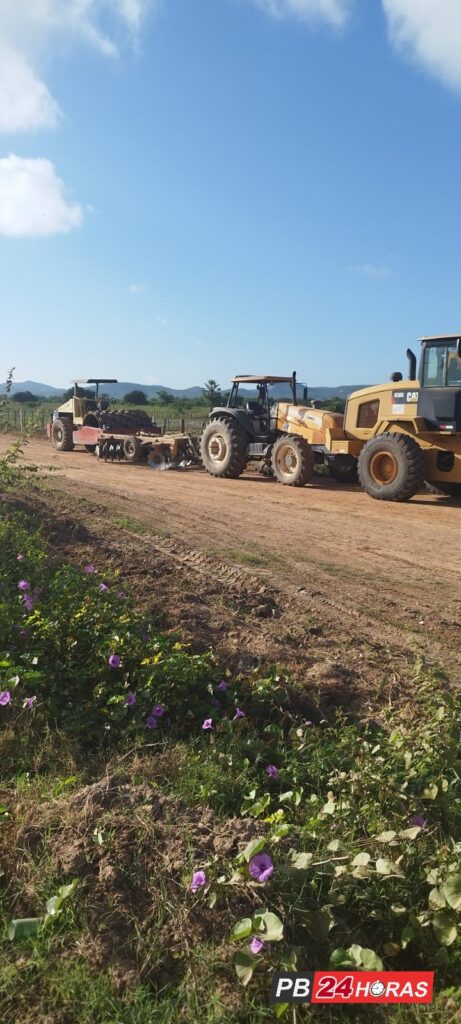 Fotos: Início da obra de pavimentação da PB 387 que liga Uiraúna a Vieirópolis 10 WhatsApp Image 2024 05 22 at 08.17.51
