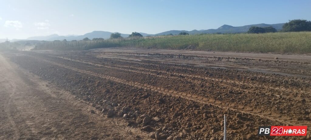 Fotos: Início da obra de pavimentação da PB 387 que liga Uiraúna a Vieirópolis 12 WhatsApp Image 2024 05 22 at 08.17.52