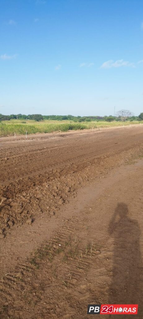 Fotos: Início da obra de pavimentação da PB 387 que liga Uiraúna a Vieirópolis 13 WhatsApp Image 2024 05 22 at 08.17.53