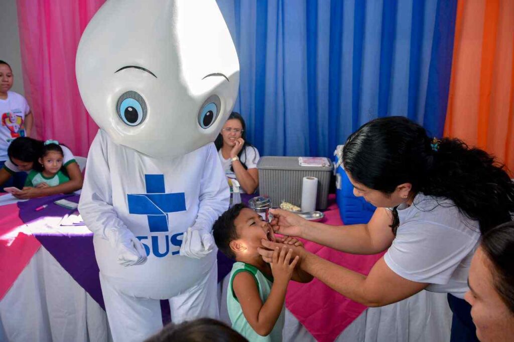 Zé Gotinha visita campanha de vacinação em Poço Dantas 4 3