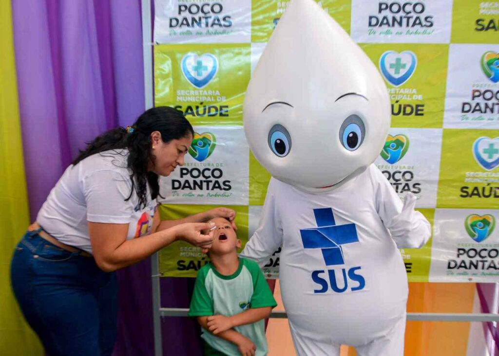 Zé Gotinha visita campanha de vacinação em Poço Dantas 5 4