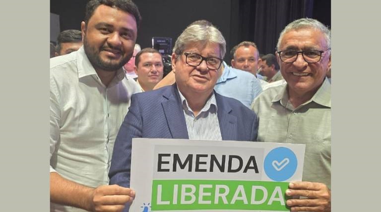 Prefeito Itamar Moreira e seu vice Mardonio Ferreira recebem emendas do governo estadual para melhorias 1 Prefeito Itamar Moreira e seu vice Mardonio Ferreira recebem emendas do governo estadual para melhorias