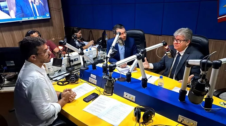 Governo da PB anuncia concurso com 2 mil vagas no magistério