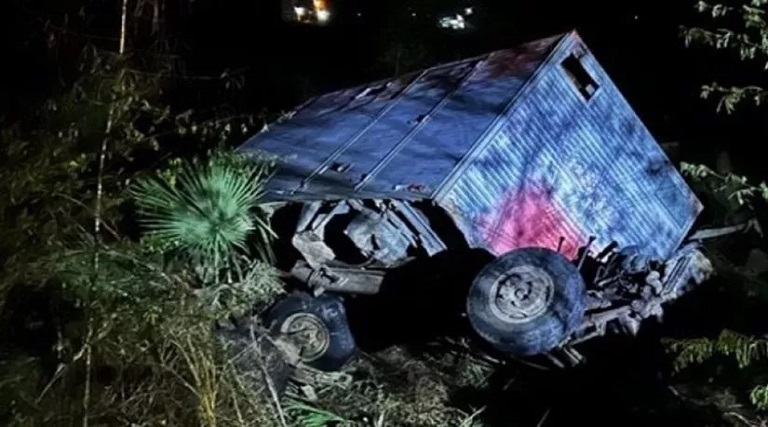 Grave acidente na BR-230 em Sousa mata caminhoneiro 1 Grave acidente na BR-230 em Sousa mata caminhoneiro