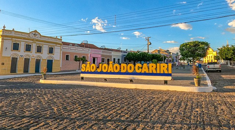 Pai morre de infarto fulminante durante sepultamento do filho assassinado 1 Pai morre de infarto fulminante durante sepultamento do filho assassinado